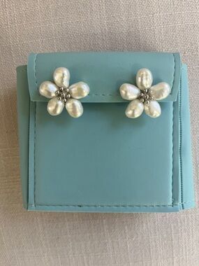 Ross-Simons Freshwater Pearl Flower Stud Earrings 925 Silver